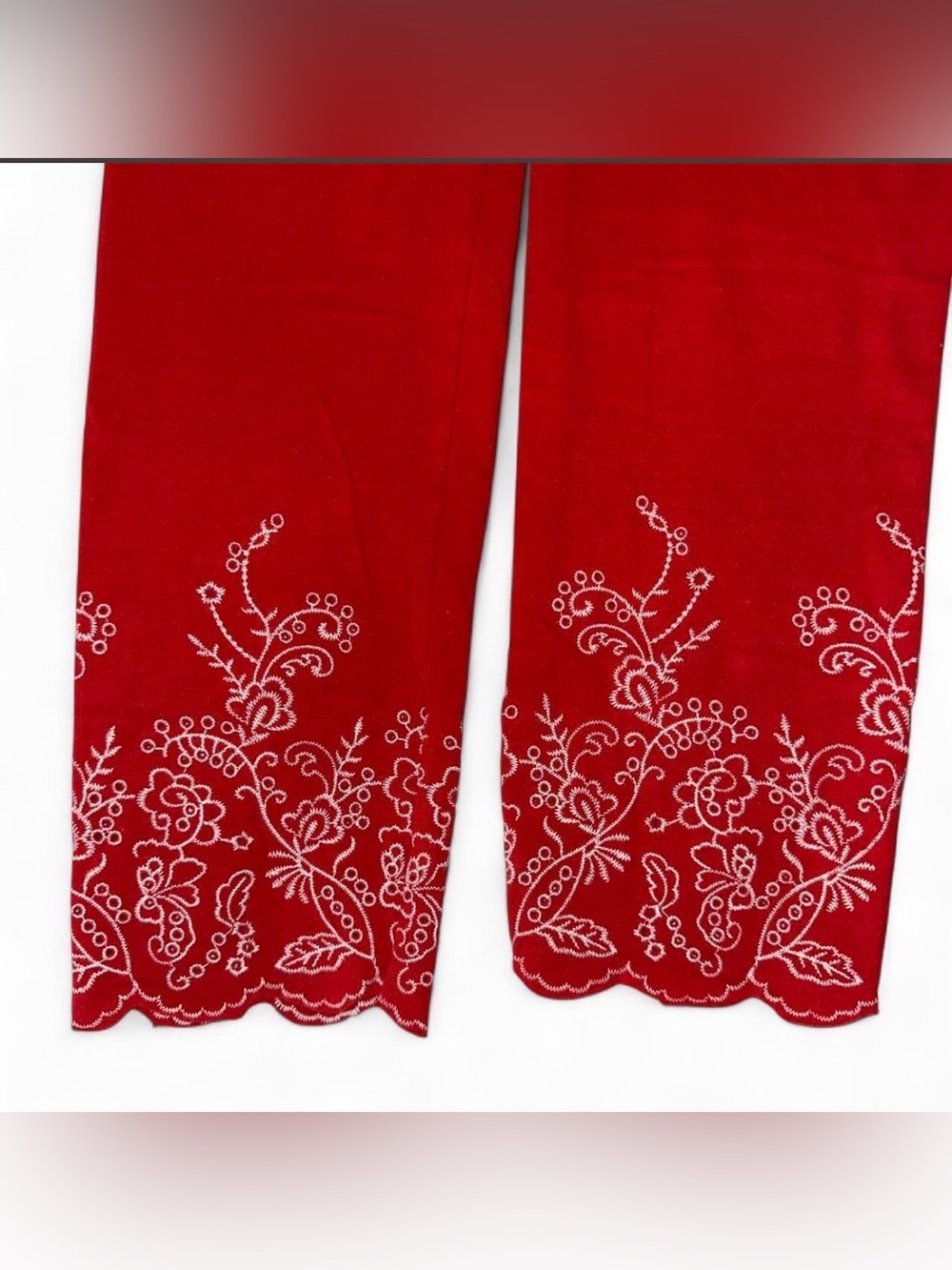 HUE Red Capri Leggings with White Embroidered Hem Medium Retro Style - Picture 6 of 8